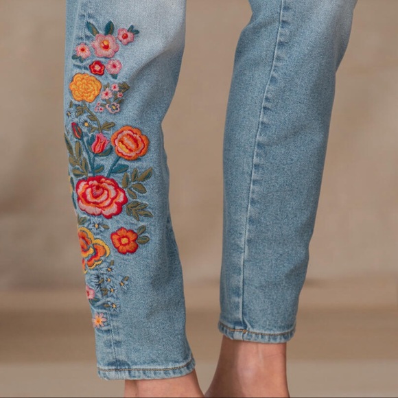 Driftwood Jackie Floral History Jeans. New with tags. - Picture 2 of 7